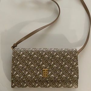 Burberry wallet bag